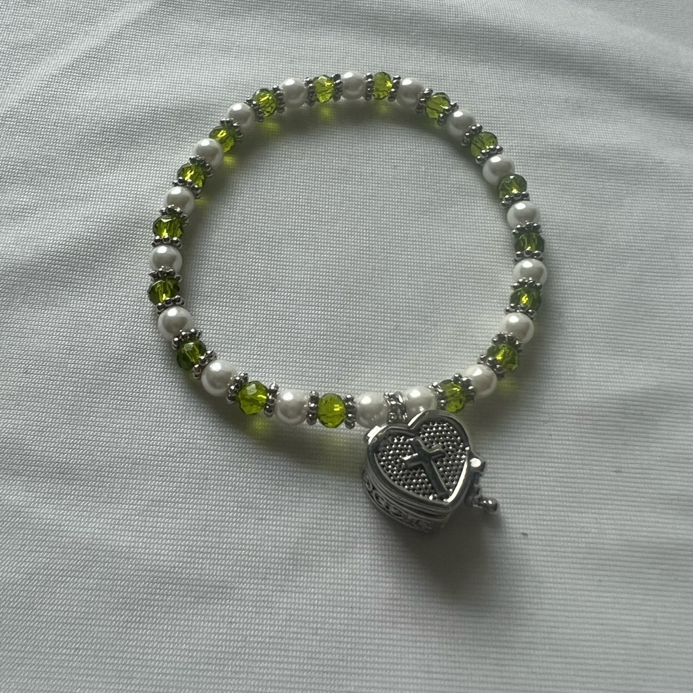 Heart shaped bracelet locket